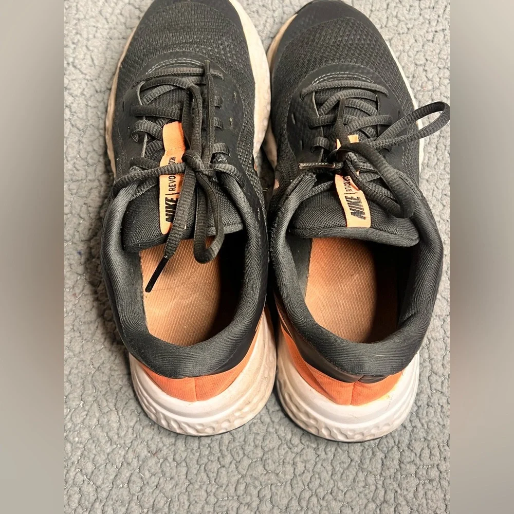 Nike Revolution‎ Running Sneakers Black And Rose Gold Youth Big Girls Size 7